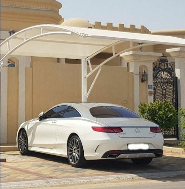 مظلات سيارات الخرج