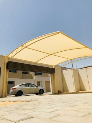 مظلات فوق مداخل البيوت